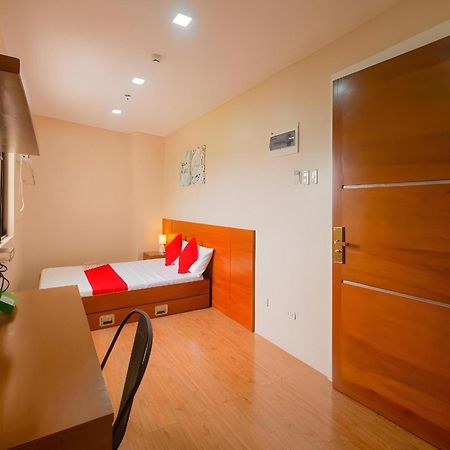 Super Oyo 832 The Teepee Place Hostel & Residence Inn Cebu Extérieur photo