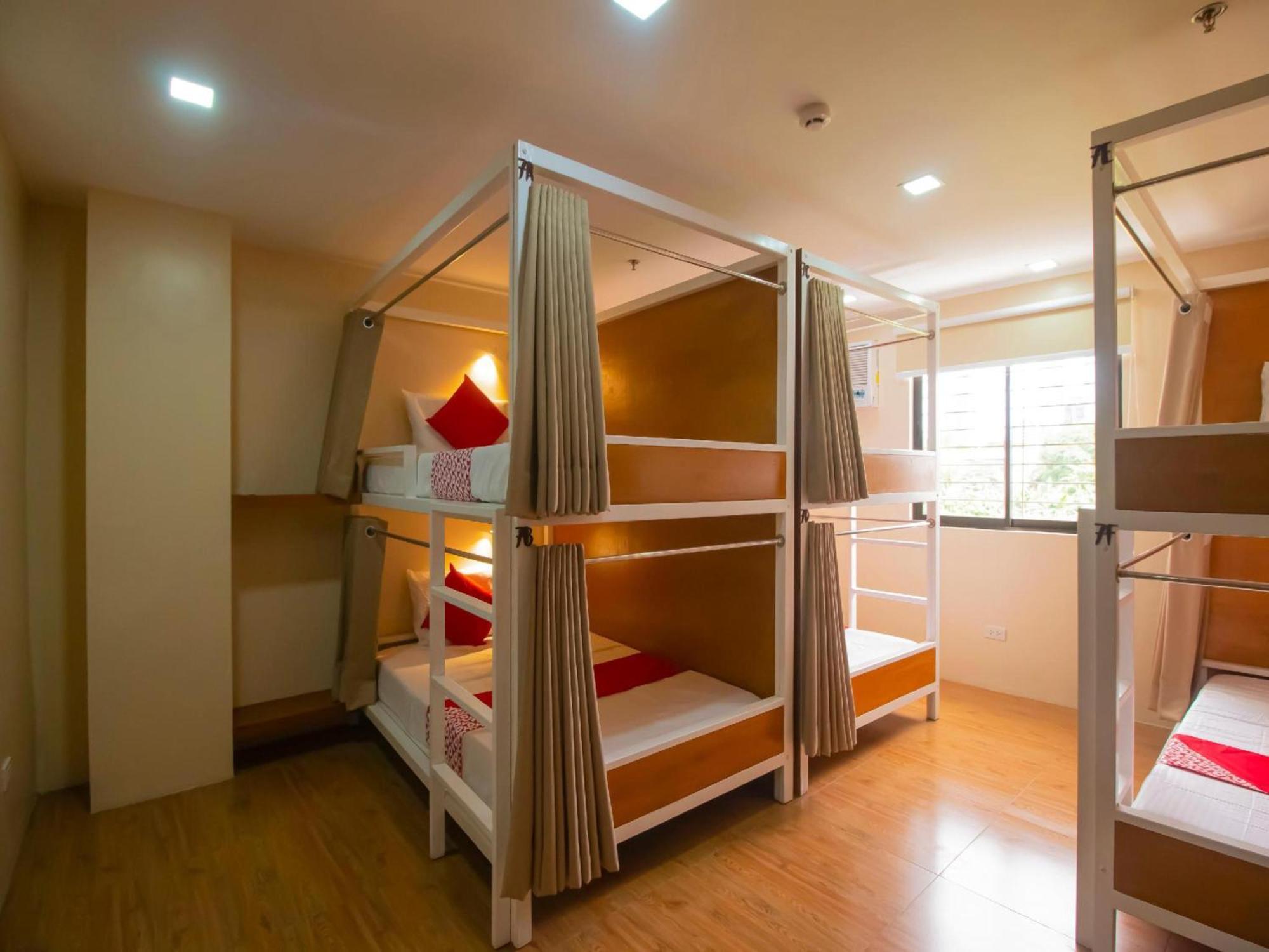 Super Oyo 832 The Teepee Place Hostel & Residence Inn Cebu Extérieur photo