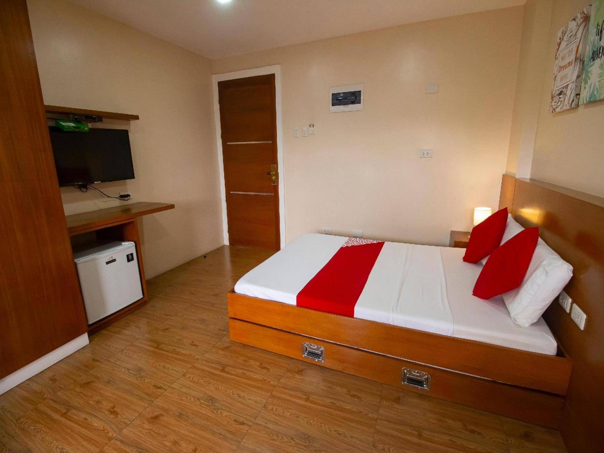 Super Oyo 832 The Teepee Place Hostel & Residence Inn Cebu Extérieur photo