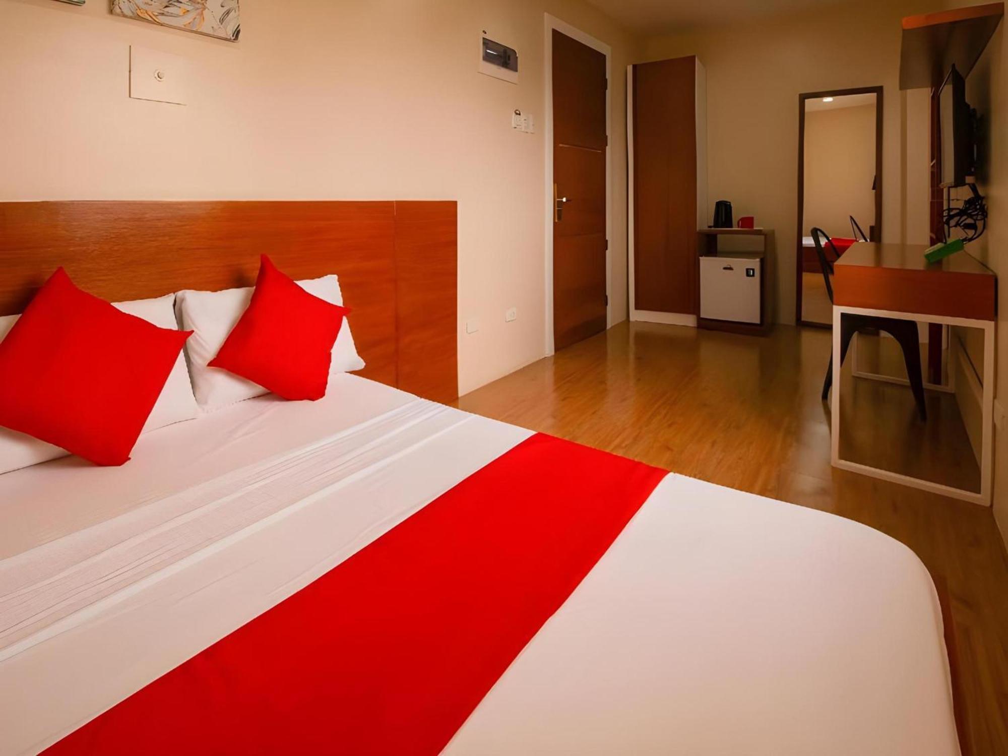Super Oyo 832 The Teepee Place Hostel & Residence Inn Cebu Extérieur photo