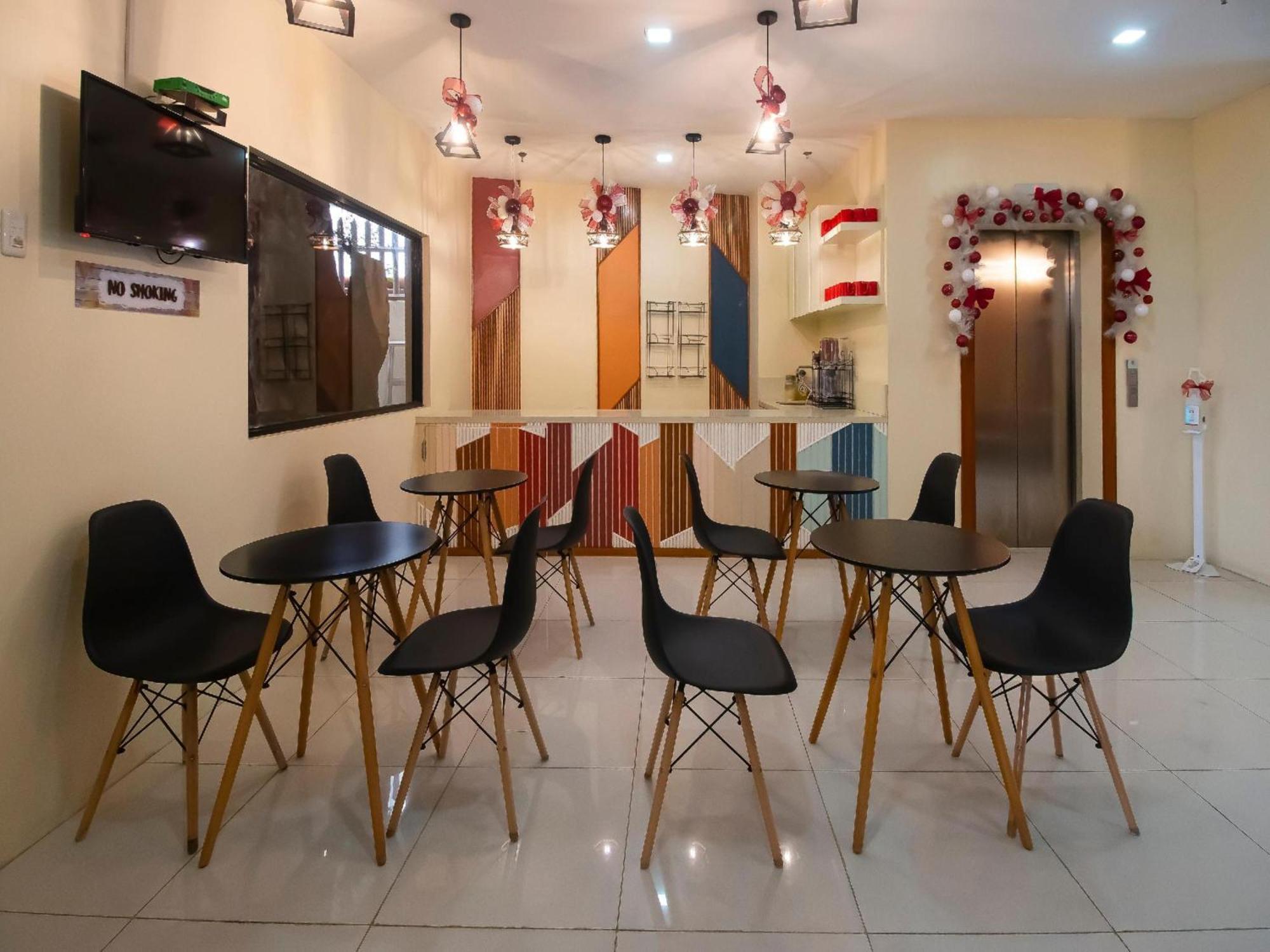 Super Oyo 832 The Teepee Place Hostel & Residence Inn Cebu Extérieur photo